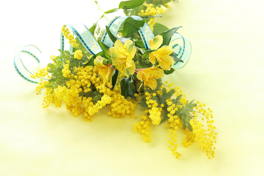 日本カレーうどん協会の発足を祝った花束